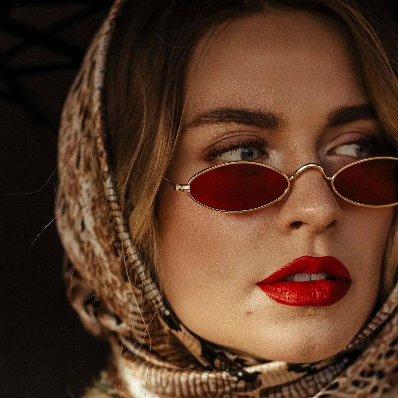 Przewodnik po doborze okularów do różnych kształtów twarzy