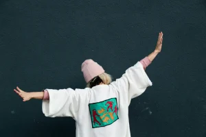 Stylizacja modowa z użyciem ubrań oversize